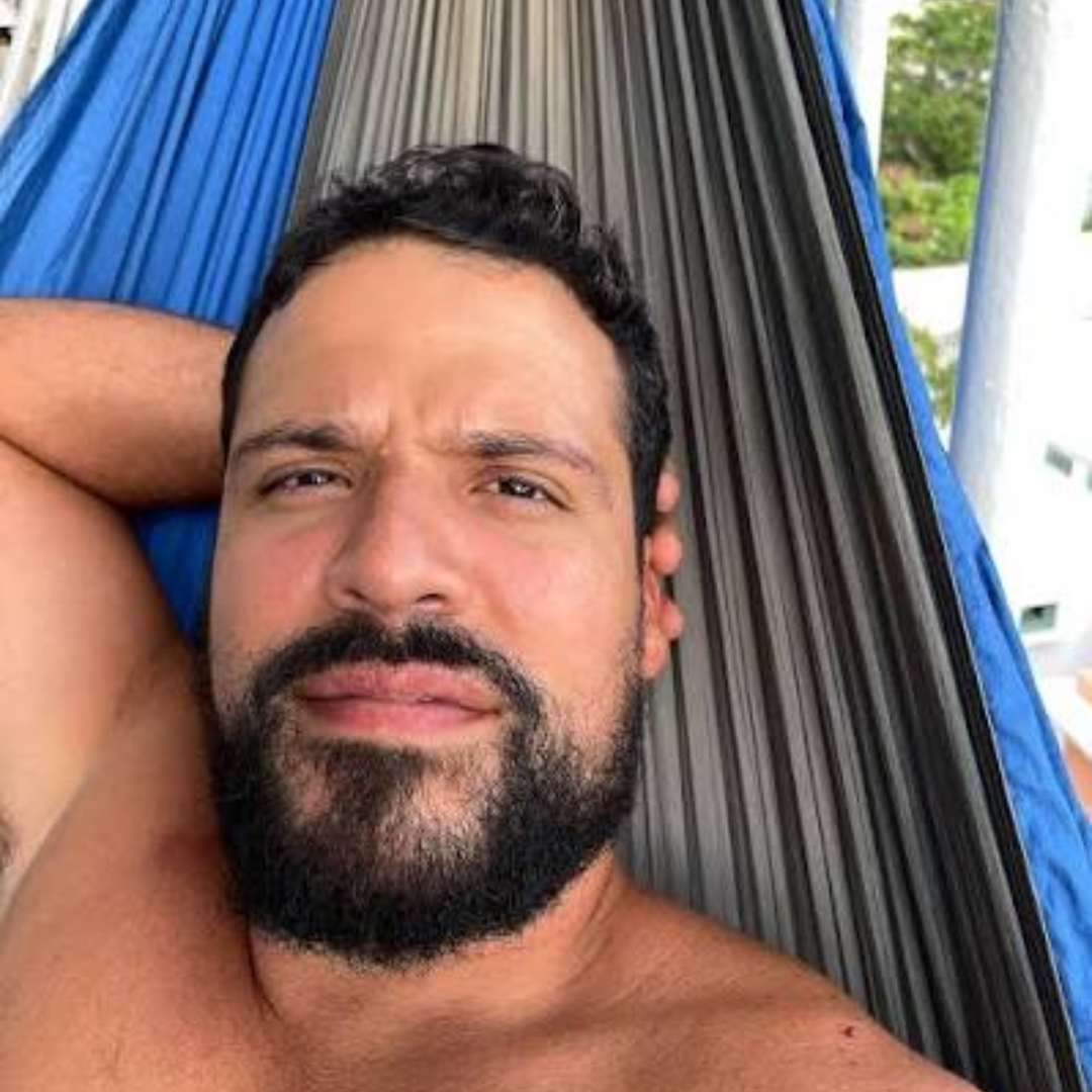 <em><strong>JOSÉ CARLOS G.</strong></em>